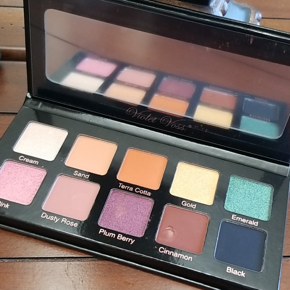 💗 VIOLET VOSS EYE PALETTE